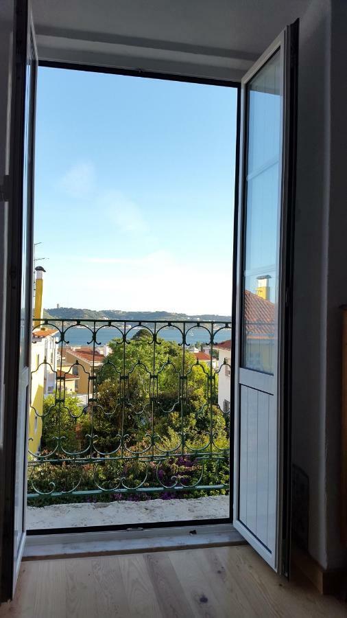 Apartamentos Tejo à Vista Lisbona Esterno foto