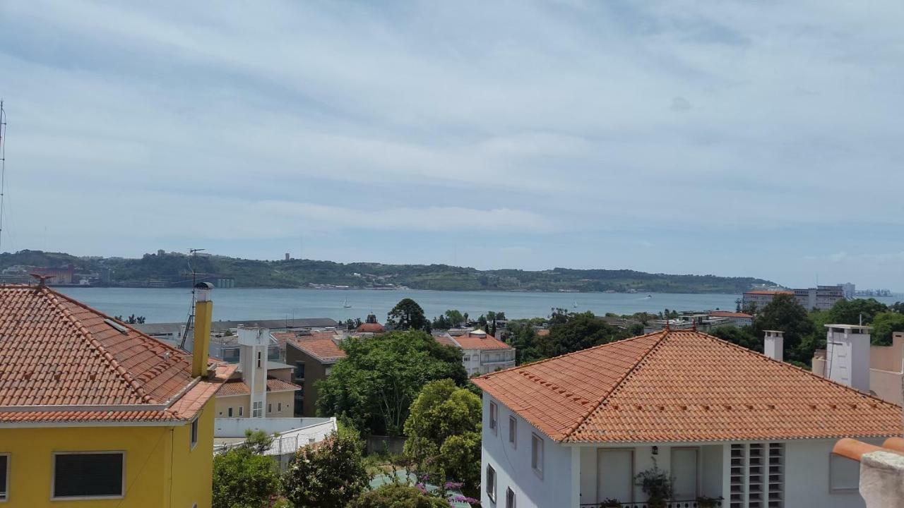 Apartamentos Tejo à Vista Lisbona Esterno foto