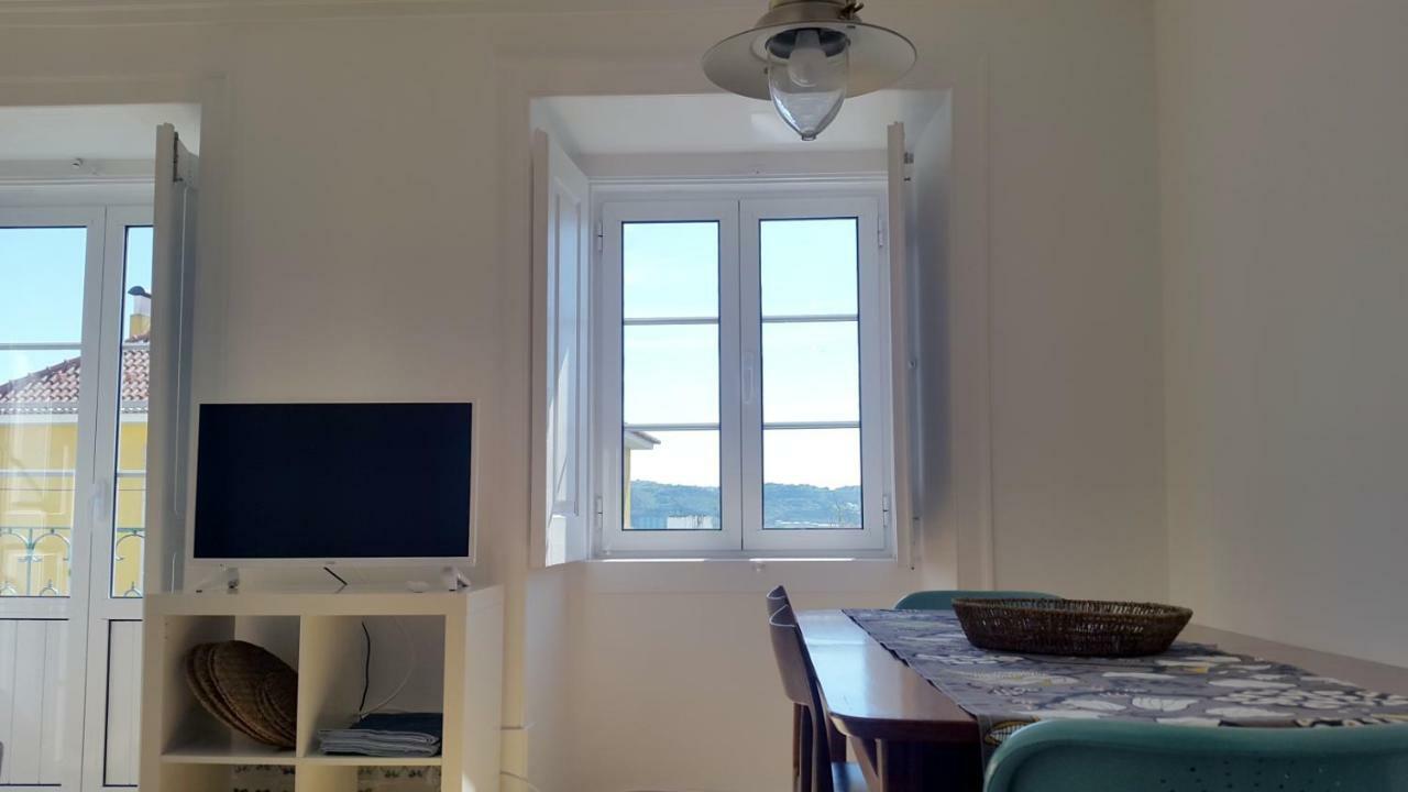 Apartamentos Tejo à Vista Lisbona Esterno foto